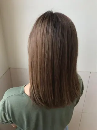 ミディアム カラー Oopsレイヤー 加藤澄都のヘアスタイル