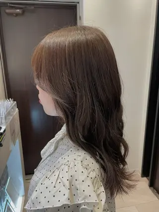 ロング カラー 畑 麻依音のヘアスタイル