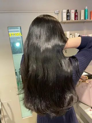 セミロング カラー 抜け感レイヤー︴ ニュアンスカラーのヘアスタイル