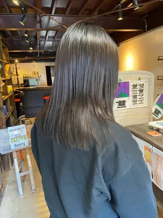 ミディアム カラー 吉川 愛美李のヘアスタイル