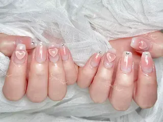 ネイル 🦋 Queenieのネイルデザイン