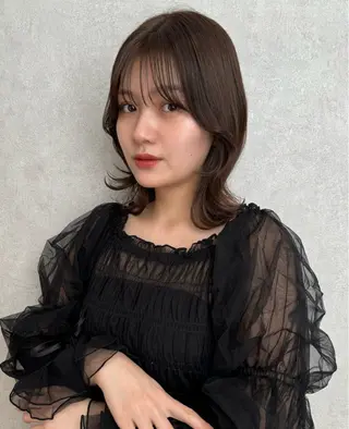 ミディアム カラー レイヤー🤍 ベージュ🤍　聖奈のヘアスタイル