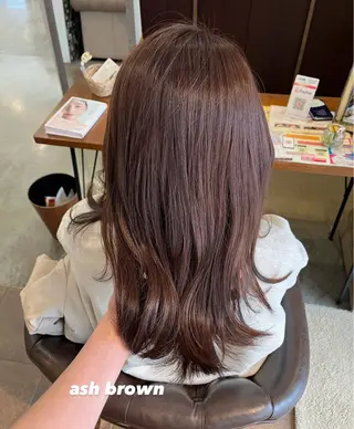 ミディアム カラー 水ノ上 優花のヘアスタイル