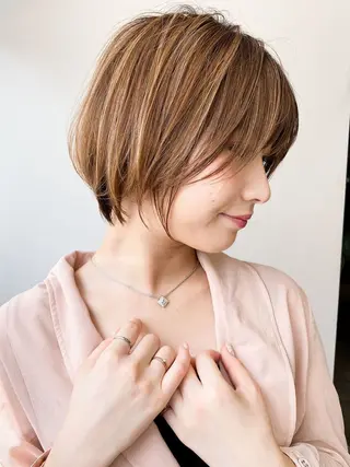 ショート レイヤースタイル⭐️ 村上のヘアスタイル