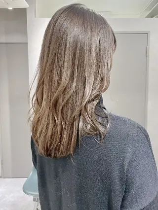 カラー コト ネのヘアスタイル
