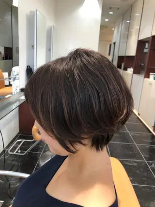 ショート カラー 赤間 飛鳥のヘアスタイル