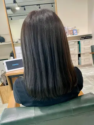ミディアム カラー 内田 真里奈のヘアスタイル