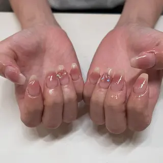 ネイル SHIORI🐈⬛ 韓国⌇ワンホンネイルのネイルデザイン