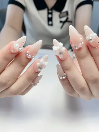 ネイル Mione_ Sonのネイルデザイン
