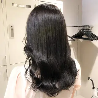 ロング カラー ハイトーン×レイヤー カットTAKUMIのヘアスタイル