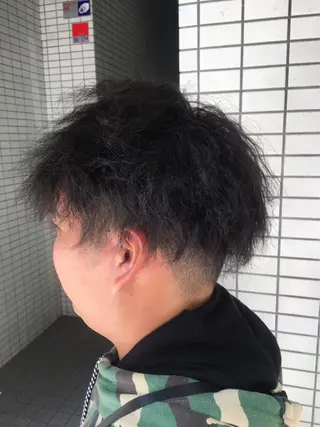 ショート パーマ メンズ 鈴木 英治のヘアスタイル