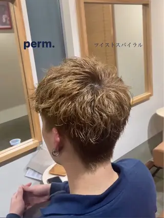 パーマ メンズ Hunny Anna ショートスタイルのヘアスタイル
