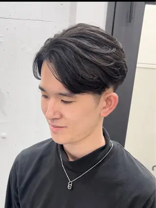 パーマ メンズ 曲がる縮毛矯正 LIBER 岩名のヘアスタイル