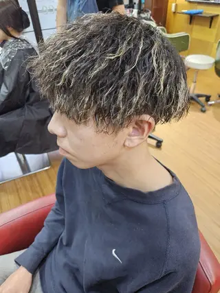 メンズ 特殊パーマ 片山恭兵のヘアスタイル