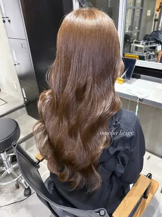ロング カラー 佐伯 桃のヘアスタイル