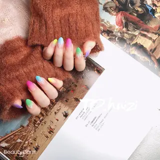 ミディアム めぐみのネイルサロン スタッフ練習のネイルデザイン