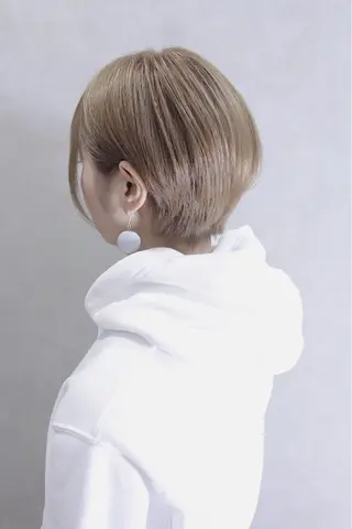 ショート カラー ヘアアレンジ lani ブリーチ /ダブルカラーのヘアスタイル