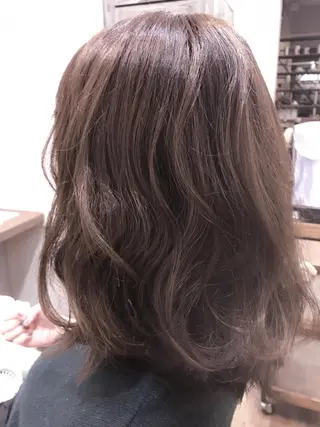 ミディアム カラー ひろせ かなのヘアスタイル