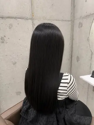 ロング 黒木日那/髪質改善/ グレージュ/レイヤーのヘアスタイル