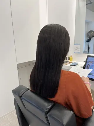 ロング カラー 中田 汐音のヘアスタイル