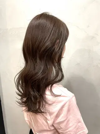 ロング 赤み消しカラー/透 明感カラー/有吉優香のヘアスタイル