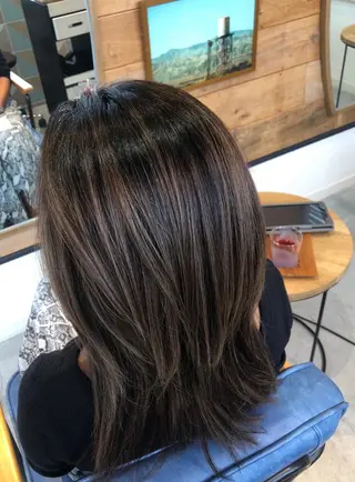 セミロング ハイライトバレイヤー ジュ&縮毛矯正✨櫻野のヘアスタイル