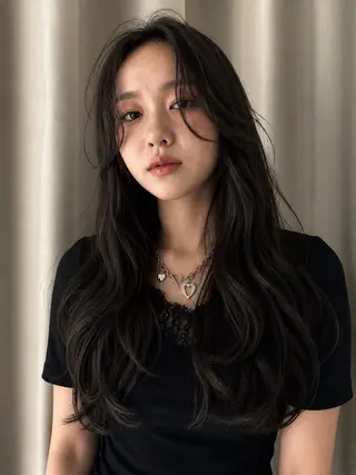 ロング カラー ヘアアレンジ ‎‎🤍艶髪 × 透明感カラー│フウカのヘアスタイル