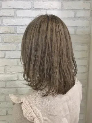 ミディアム カラー 大平 美沙のヘアスタイル