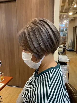 ショート カラー 女性目線でつくる ボブ縮毛矯正のヘアスタイル