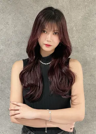 ロング カラー 紅都🫧赤みなし 透明感水光カラーのヘアスタイル