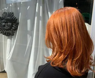 ミディアム 相田 優子のヘアスタイル