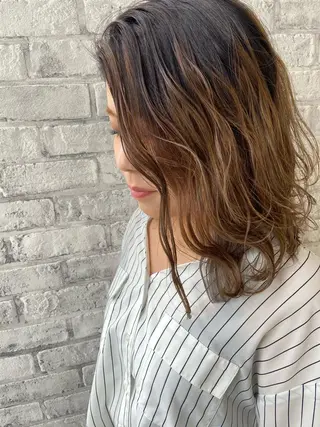 セミロング カラー Oopsレイヤー 加藤澄都のヘアスタイル