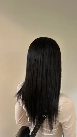 ロング カラー 松井 詩織のヘアスタイル