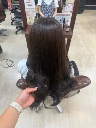 ロング 岸田 奈々/ 艶髪/トレンドカラーのヘアスタイル