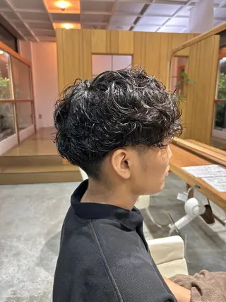 ショート パーマ メンズ 佐藤 悠生 メンズパーマ.カットのヘアスタイル