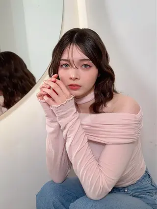 ミディアム 透明感カラー🩵 レイヤーカットYUIのヘアスタイル