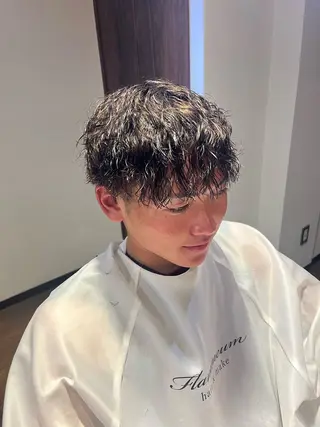 パーマ メンズ 小泉 ゆあのヘアスタイル