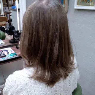 セミロング 結城 アンナのヘアスタイル