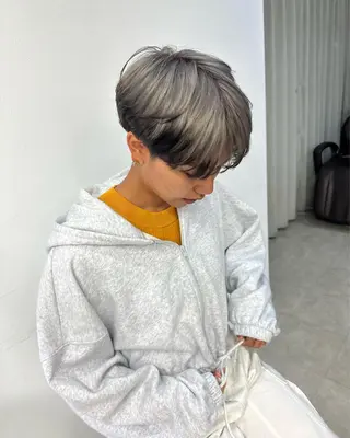 ショート カラー ブリーチカラー🫧 森　凪沙のヘアスタイル