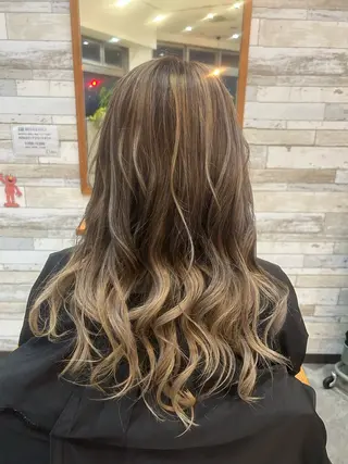 ロング カラー 木庭 愛莉のヘアスタイル