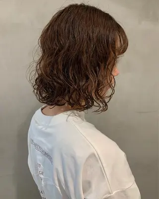 ミディアム パーマ アンニュイヘア🪽 ayumiのヘアスタイル