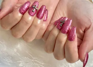 ミディアム yuka ⭐︎のネイルデザイン
