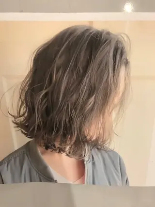 ミディアム カラー 髪師 kenjiroのヘアスタイル