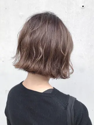 ショート カラー ボブ・レイヤーカット 吉敷航一のヘアスタイル