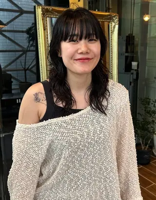 ミディアム パーマ 西 優衣奈のヘアスタイル