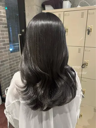 ロング カラー 上岡 みゆうのヘアスタイル