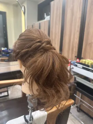 セミロング ヘアアレンジ 山本 かおりのヘアスタイル