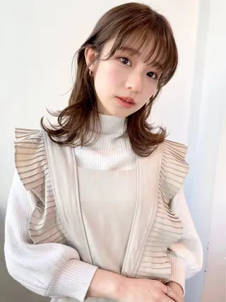 ミディアム ❄️THEATER 透明感カラー❄️のヘアスタイル