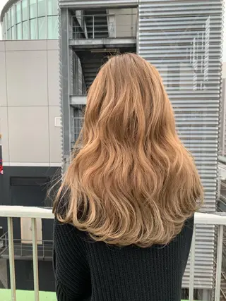 ロング カラー 金澤 愛のヘアスタイル