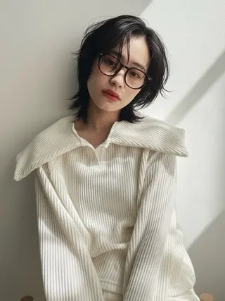 ミディアム ウルフカット 811 大阪梅田 ウルフのヘアスタイル